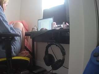 voyeurcam-sexy-little-ana-01