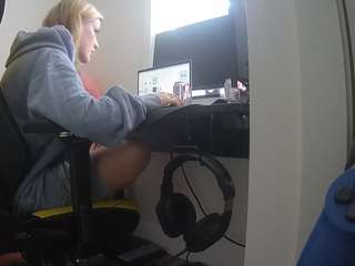 voyeurcam-sexy-little-ana-01