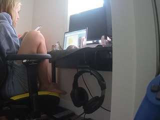 voyeurcam-sexy-little-ana-01