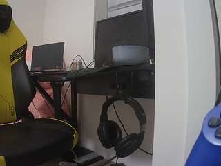 voyeurcam-sexy-little-ana-01