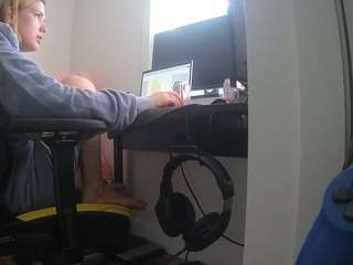 voyeurcam-sexy-little-ana-01