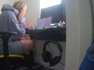 voyeurcam-sexy-little-ana-01