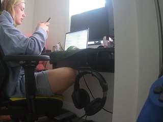 voyeurcam-sexy-little-ana-01