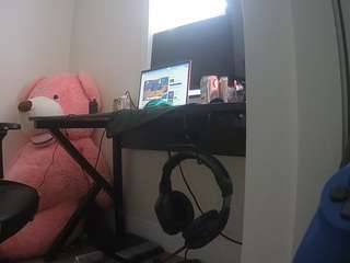 voyeurcam-sexy-little-ana-01