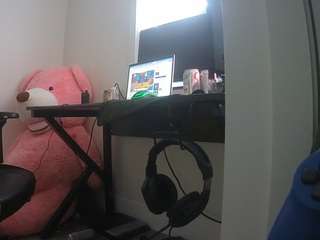 voyeurcam-sexy-little-ana-01