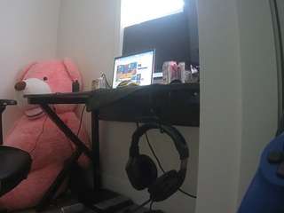 voyeurcam-sexy-little-ana-01