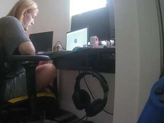 voyeurcam-sexy-little-ana-01