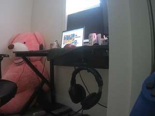 voyeurcam-sexy-little-ana-01