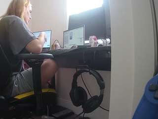 voyeurcam-sexy-little-ana-01