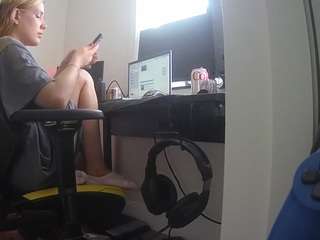 voyeurcam-sexy-little-ana-01