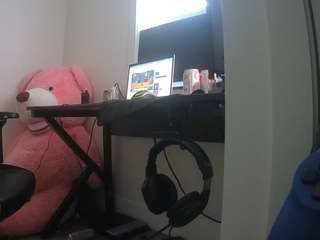 voyeurcam-sexy-little-ana-01