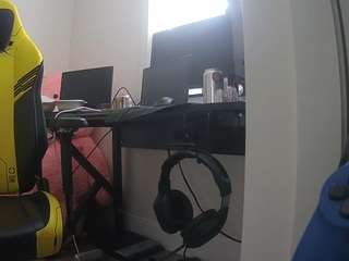 voyeurcam-sexy-little-ana-01