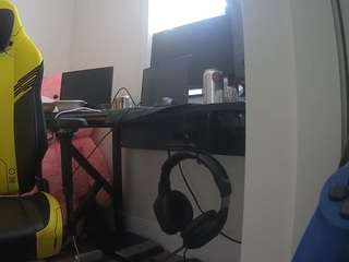 voyeurcam-sexy-little-ana-01