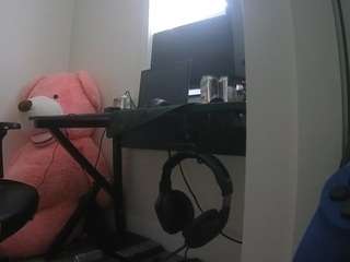 voyeurcam-sexy-little-ana-01