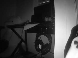voyeurcam-sexy-little-ana-01