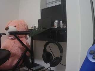 voyeurcam-sexy-little-ana-01