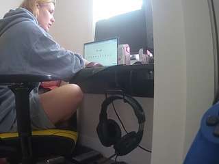 voyeurcam-sexy-little-ana-01