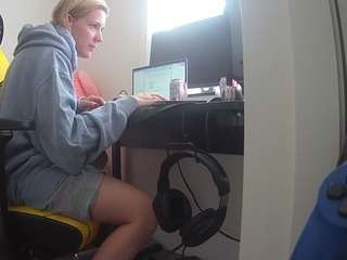 voyeurcam-sexy-little-ana-01