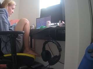 voyeurcam-sexy-little-ana-01