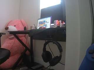 voyeurcam-sexy-little-ana-01
