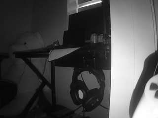 voyeurcam-sexy-little-ana-01