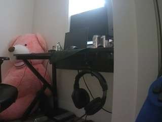 voyeurcam-sexy-little-ana-01