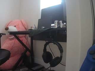 voyeurcam-sexy-little-ana-01