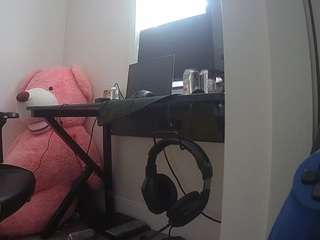 voyeurcam-sexy-little-ana-01
