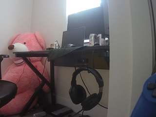 voyeurcam-sexy-little-ana-01