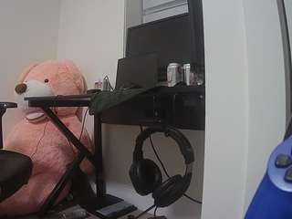 voyeurcam-sexy-little-ana-01