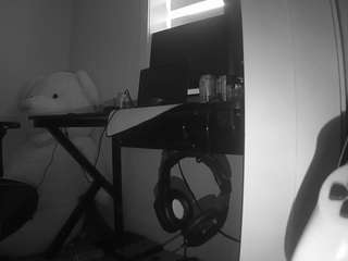voyeurcam-sexy-little-ana-01