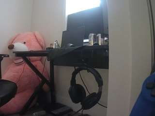 voyeurcam-sexy-little-ana-01