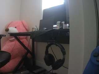 voyeurcam-sexy-little-ana-01