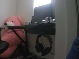 voyeurcam-sexy-little-ana-01
