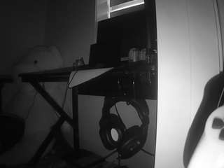 voyeurcam-sexy-little-ana-01