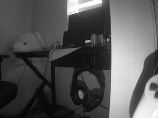 voyeurcam-sexy-little-ana-01