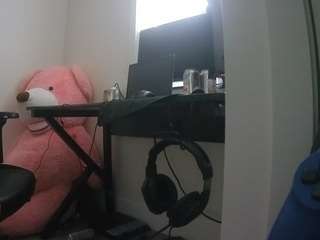 voyeurcam-sexy-little-ana-01