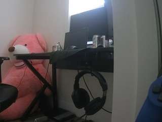 voyeurcam-sexy-little-ana-01