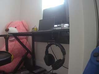 voyeurcam-sexy-little-ana-01