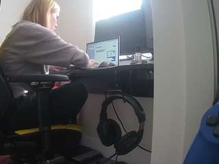 voyeurcam-sexy-little-ana-01