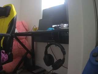 voyeurcam-sexy-little-ana-01