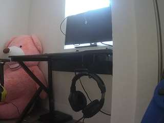 voyeurcam-sexy-little-ana-01