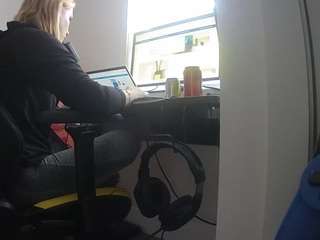 voyeurcam-sexy-little-ana-01