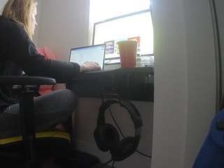 voyeurcam-sexy-little-ana-01