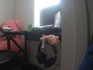 voyeurcam-sexy-little-ana-01
