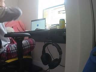 voyeurcam-sexy-little-ana-01