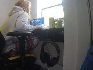voyeurcam-sexy-little-ana-01