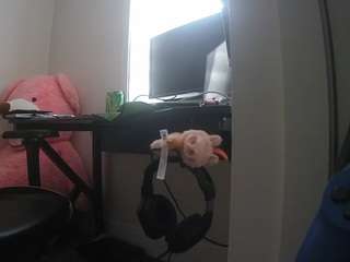 voyeurcam-sexy-little-ana-01