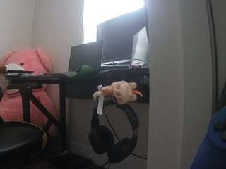 voyeurcam-sexy-little-ana-01