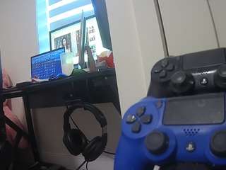 voyeurcam-sexy-little-ana-01